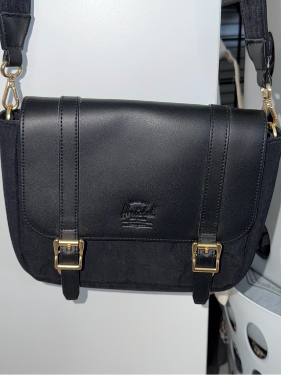 Herschel Supply Company Handbags - Herschel Black Cross Over Bag